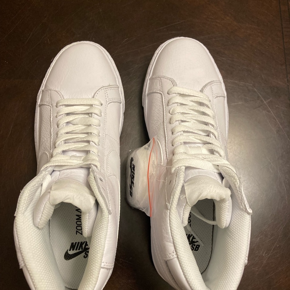 New Nike Blazer Zoom Mid SB Triple White Sneaker 7 - Picture 9 of 11